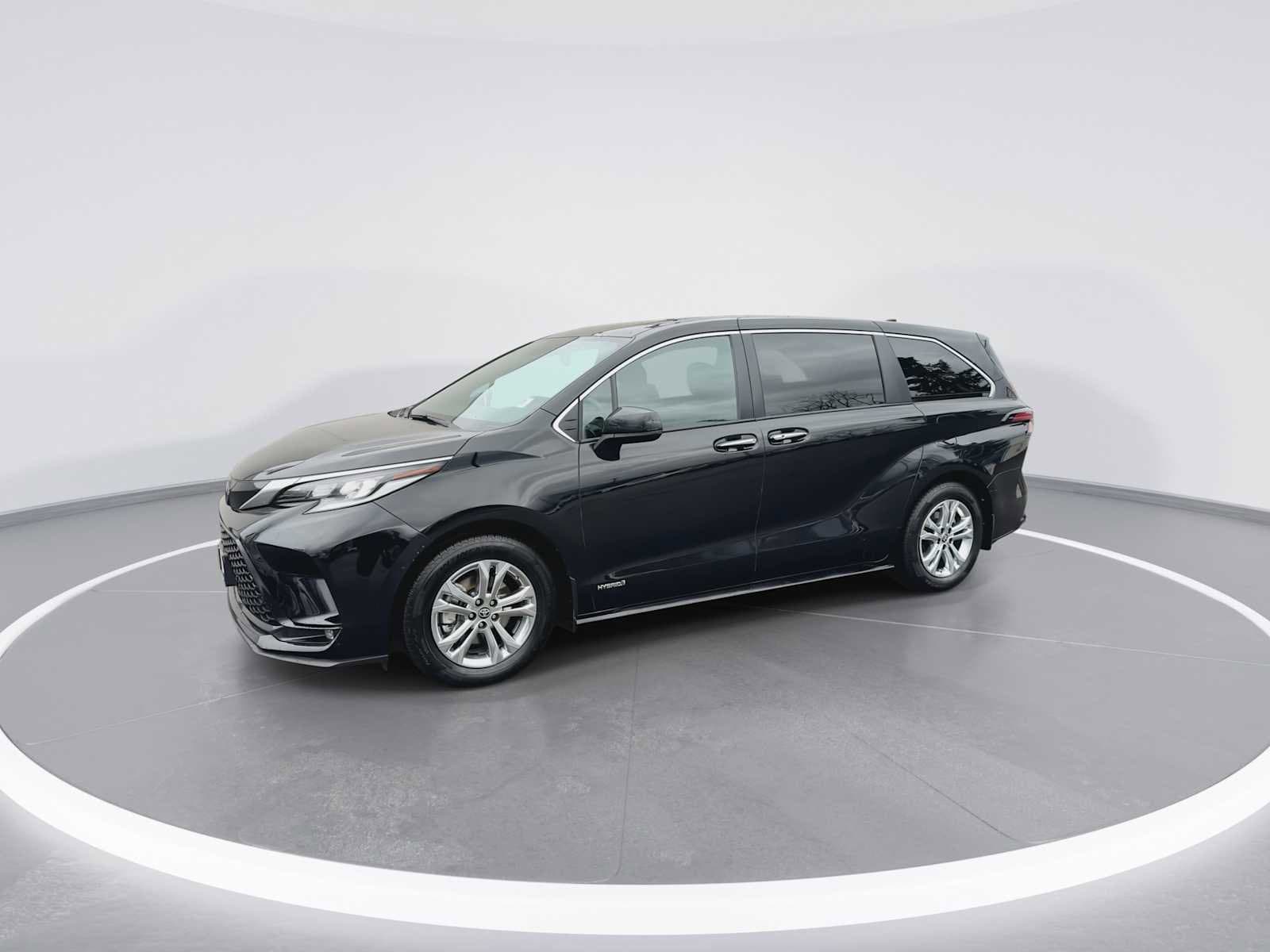 Thumbnail: 2021 Toyota Sienna - 4