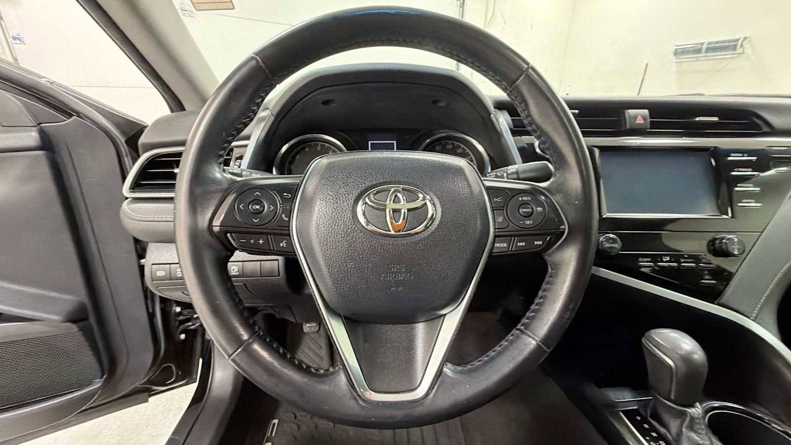 Thumbnail: 2019 Toyota Camry - 16