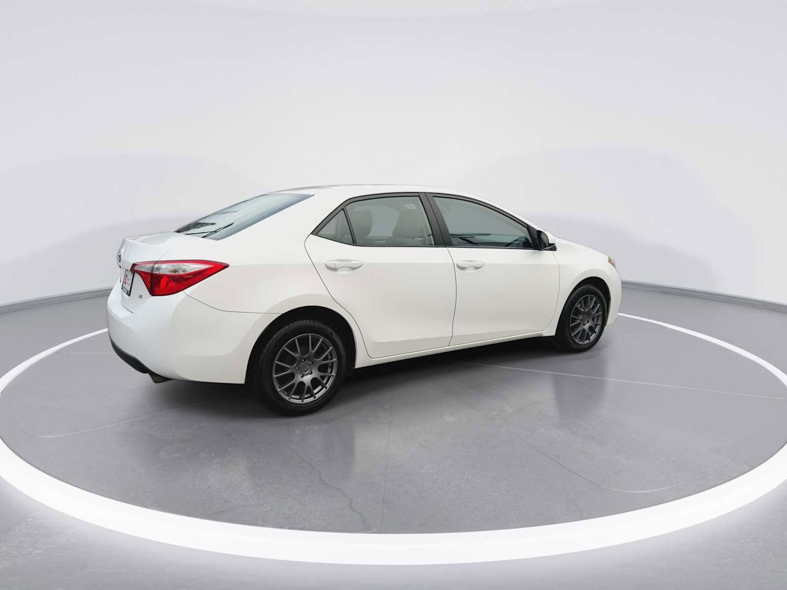 Thumbnail: 2015 Toyota Corolla - 8