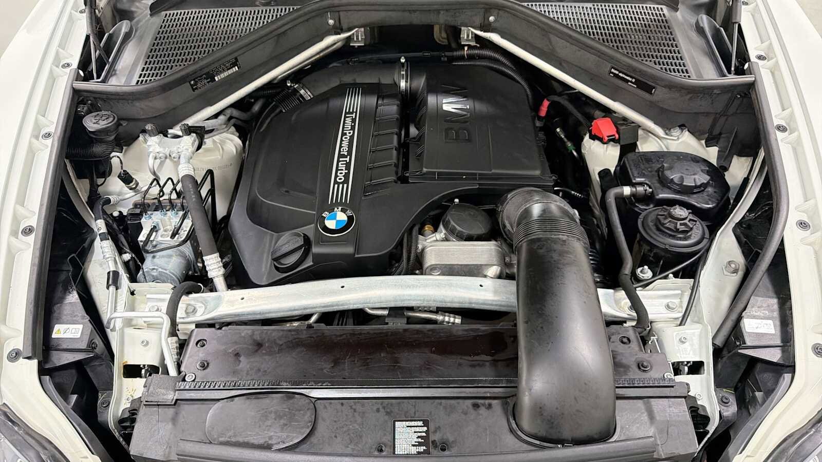 Thumbnail: 2013 BMW X5 - 32