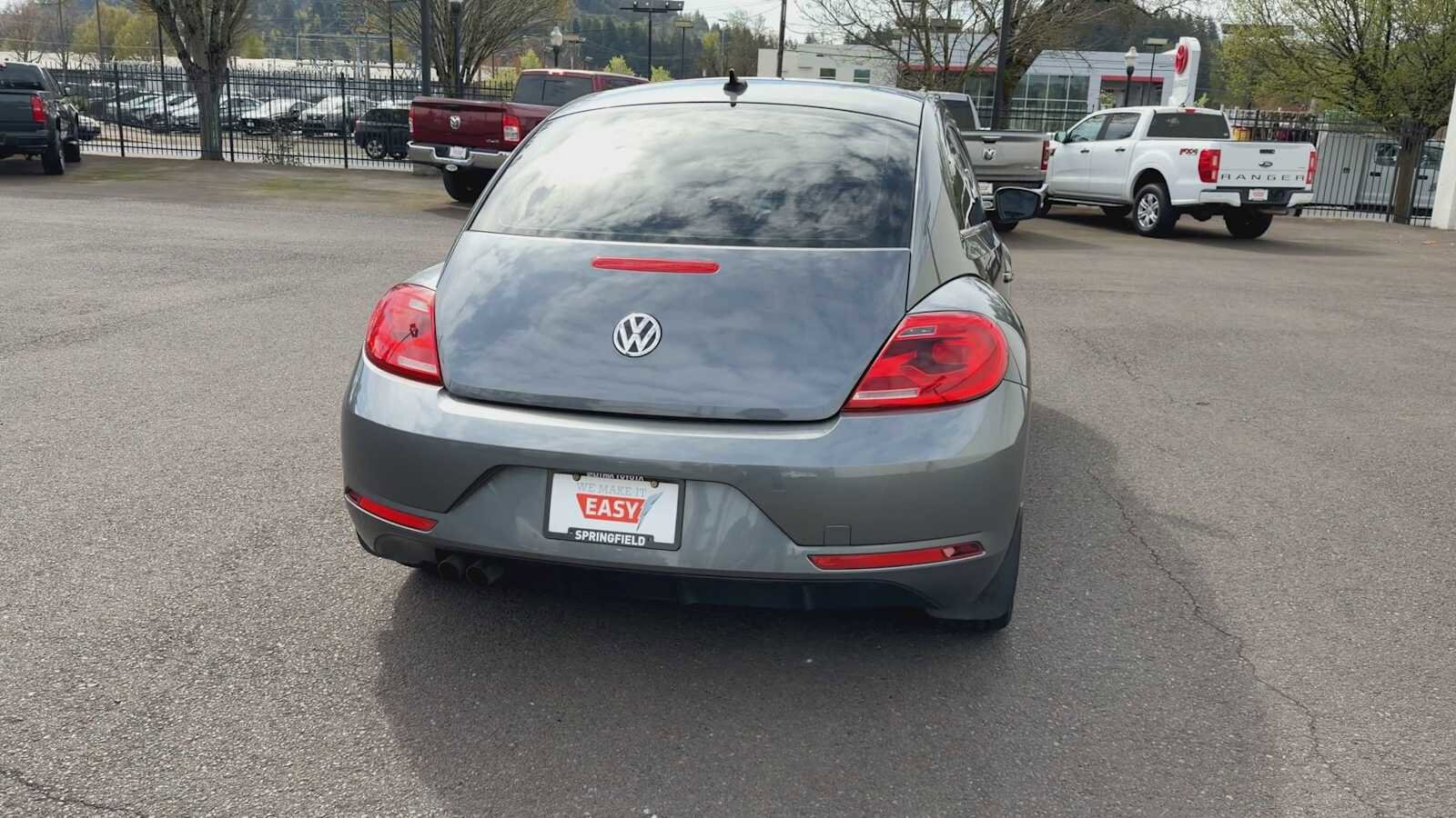 Thumbnail: 2014 Volkswagen Beetle - 8