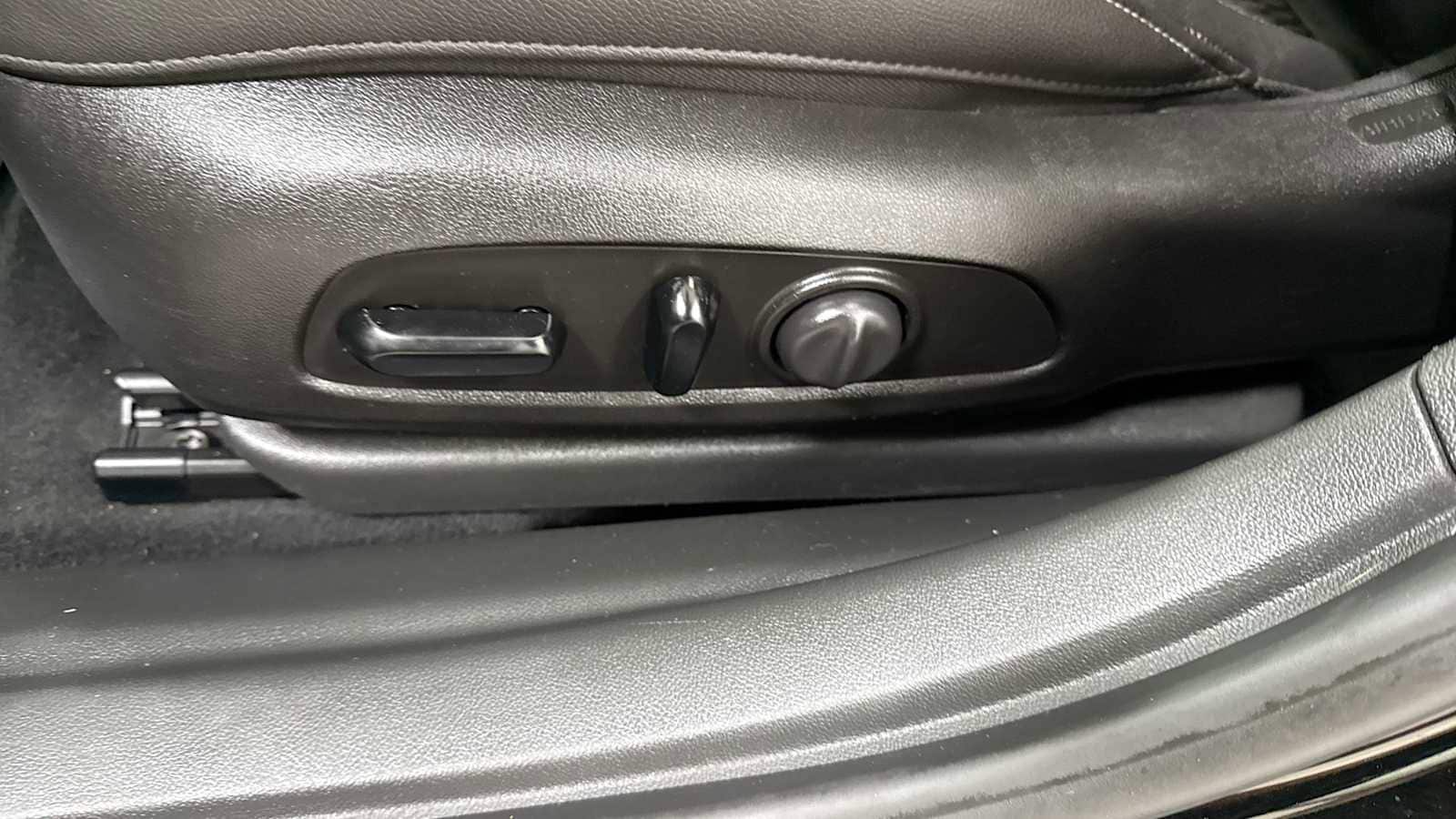 Thumbnail: 2019 Buick Regal - 14