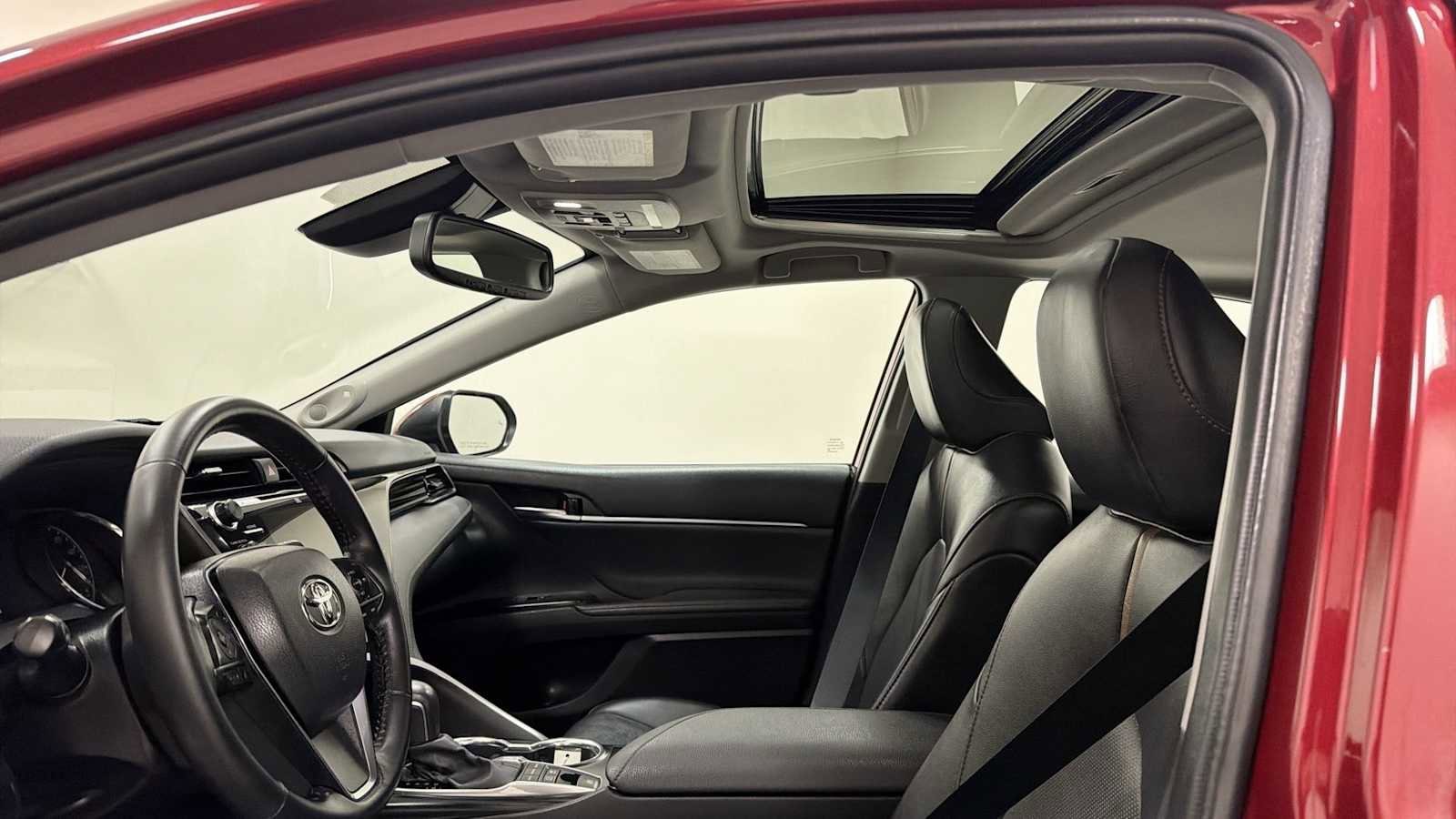 Thumbnail: 2020 Toyota Camry - 24