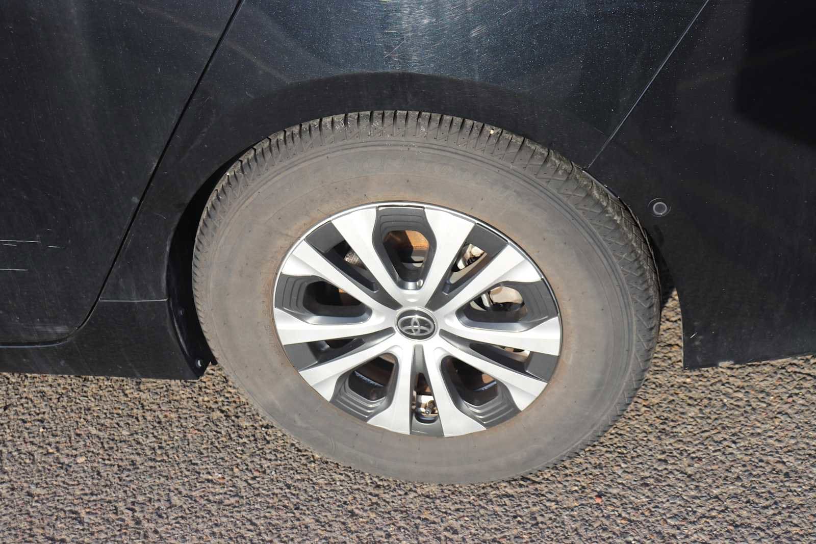 Thumbnail: 2022 Toyota Prius Prime - 9