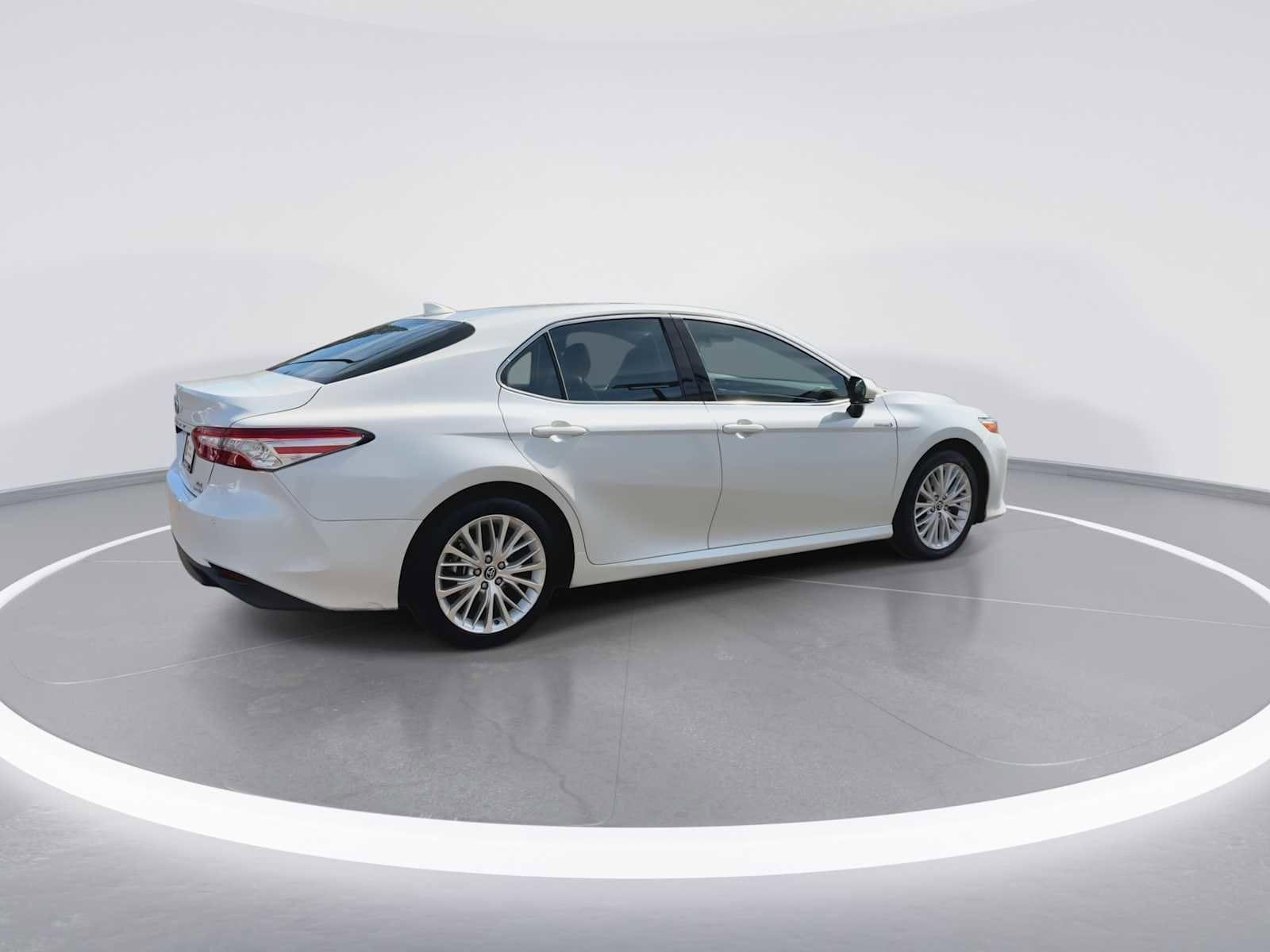 Thumbnail: 2018 Toyota Camry - 8