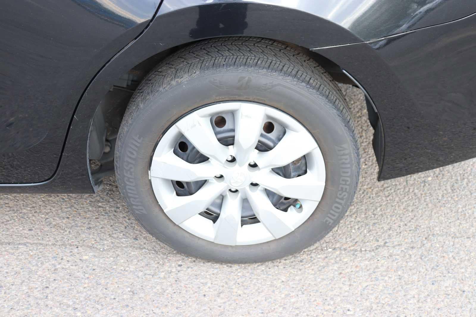 Thumbnail: 2014 Toyota Corolla - 9