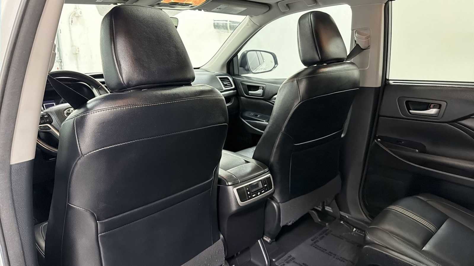 Thumbnail: 2017 Toyota Highlander - 27