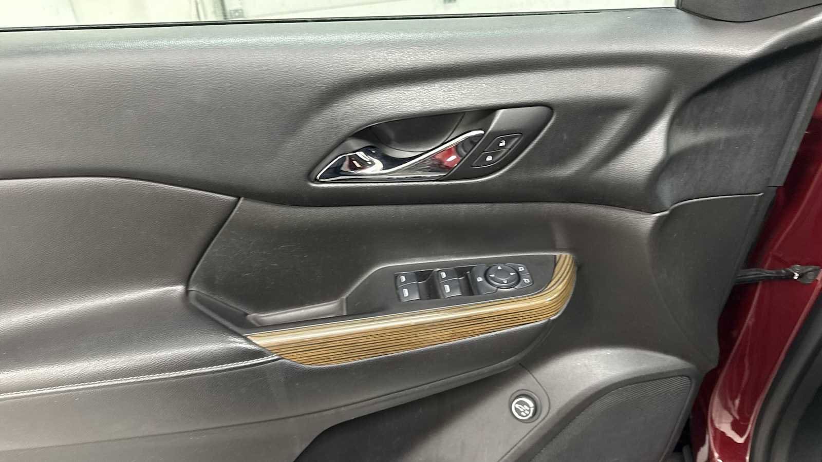 Thumbnail: 2017 GMC Acadia - 15