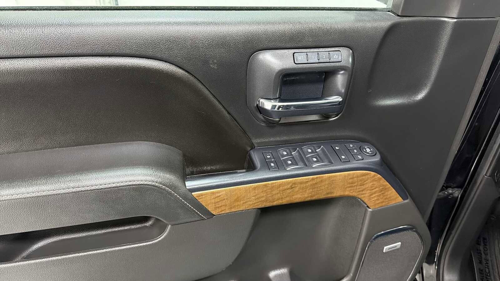 Thumbnail: 2016 Chevrolet Silverado 1500 - 15