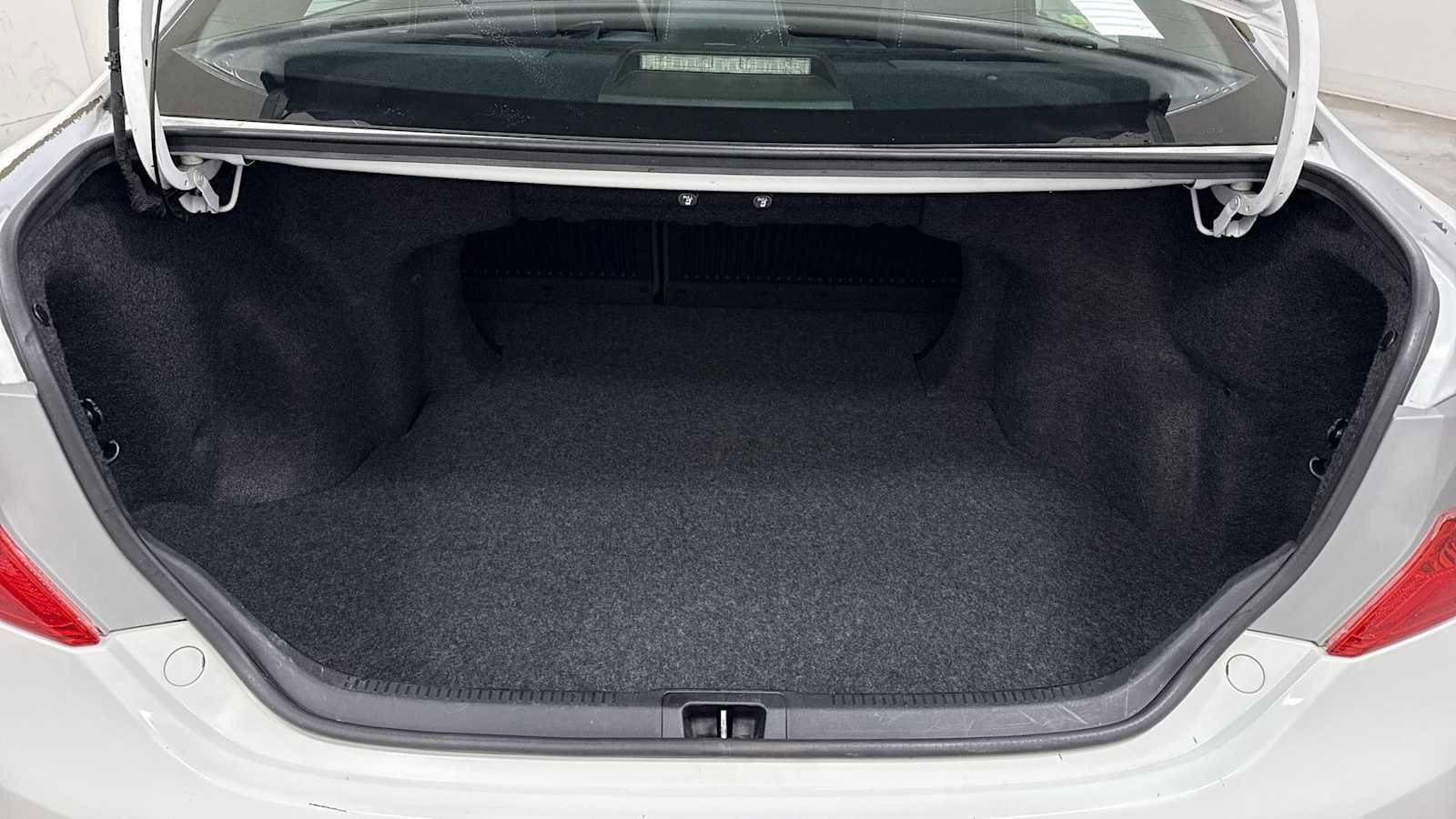 Thumbnail: 2012 Toyota Camry - 25