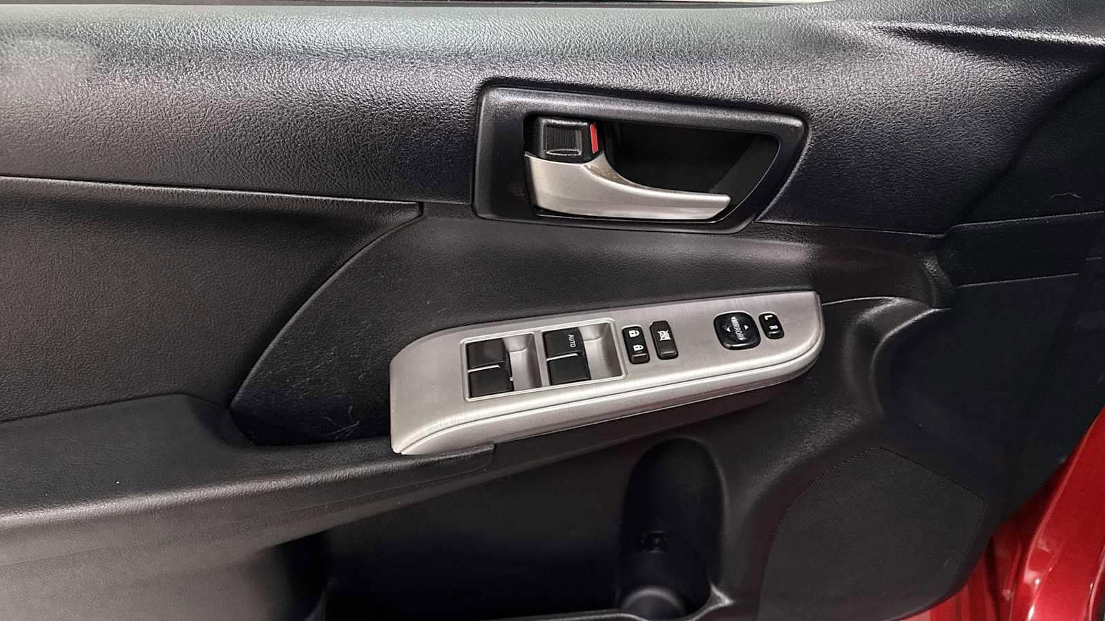 Thumbnail: 2014 Toyota Camry - 15
