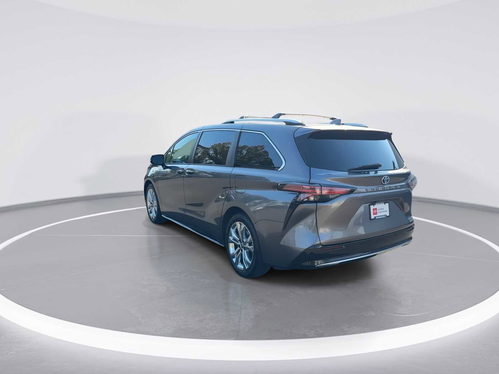 Thumbnail: 2021 Toyota Sienna - 6