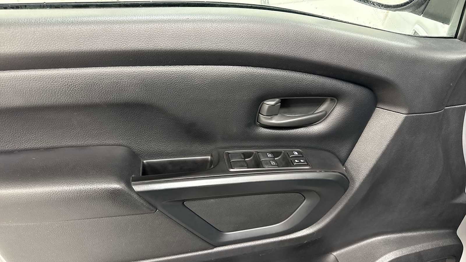 Thumbnail: 2019 Nissan Titan - 15