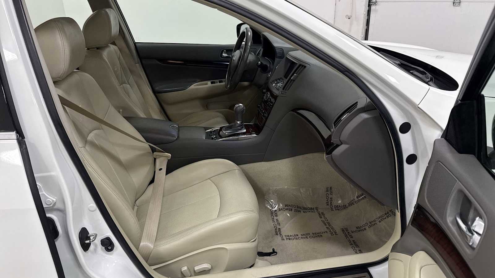 Thumbnail: 2010 INFINITI G37 - 30