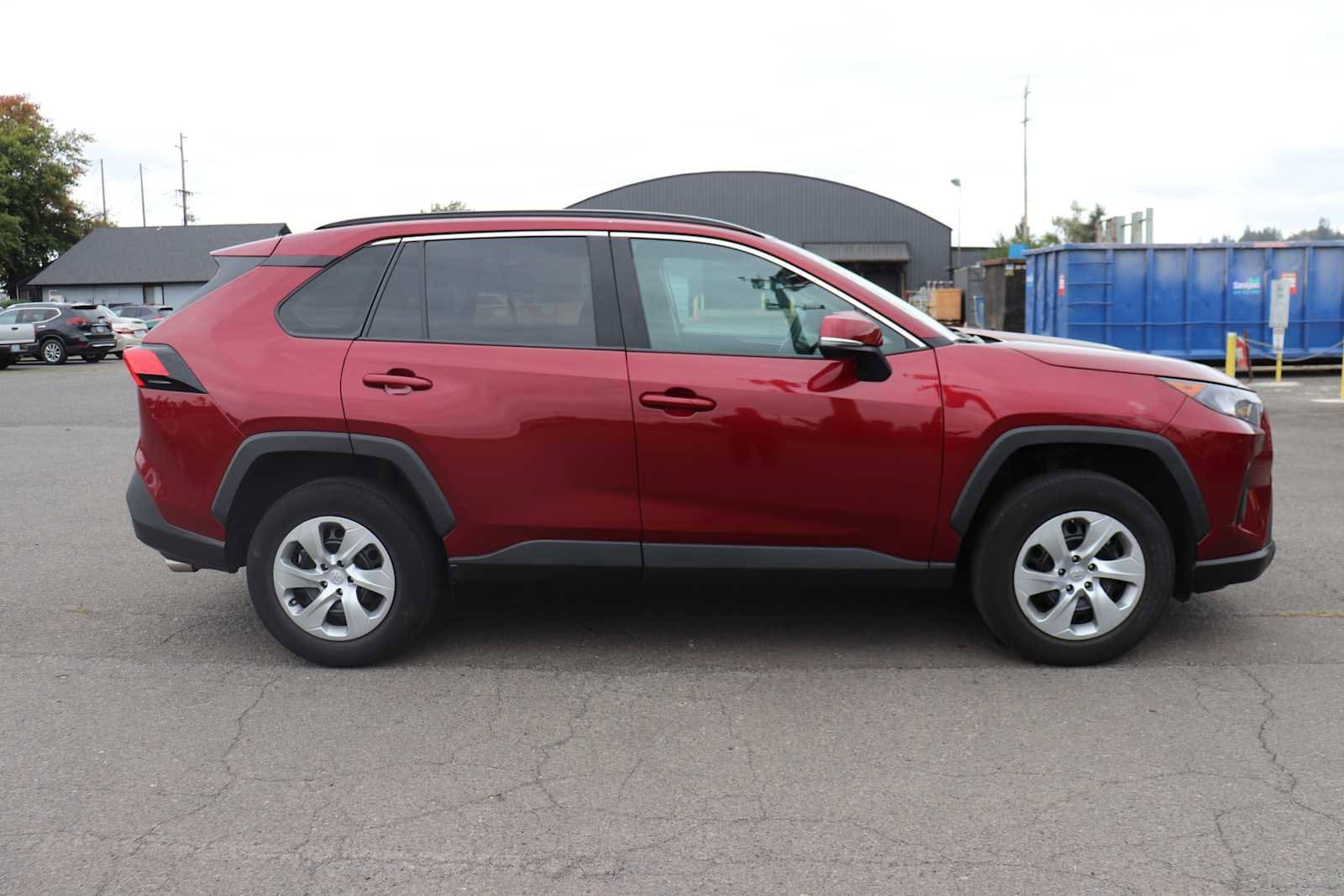 Thumbnail: 2021 Toyota RAV4 - 4