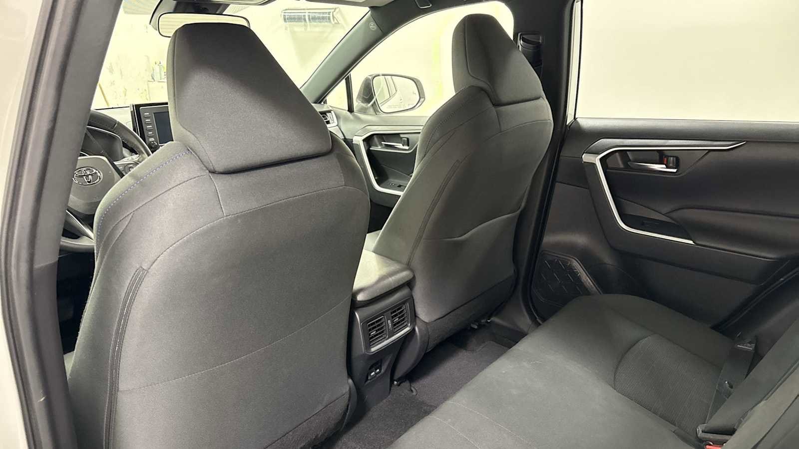 Thumbnail: 2022 Toyota RAV4 - 24