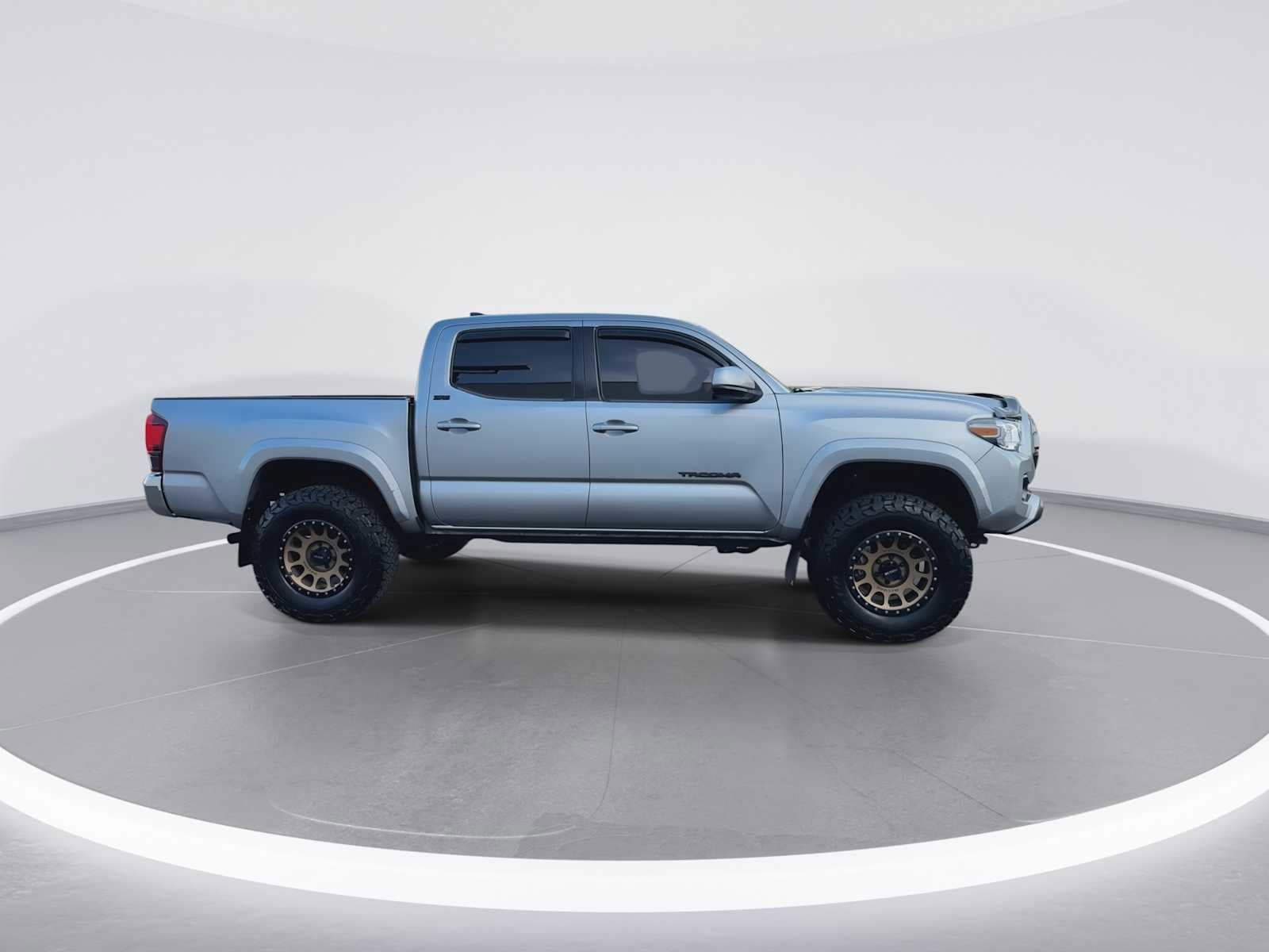 Thumbnail: 2019 Toyota Tacoma - 9
