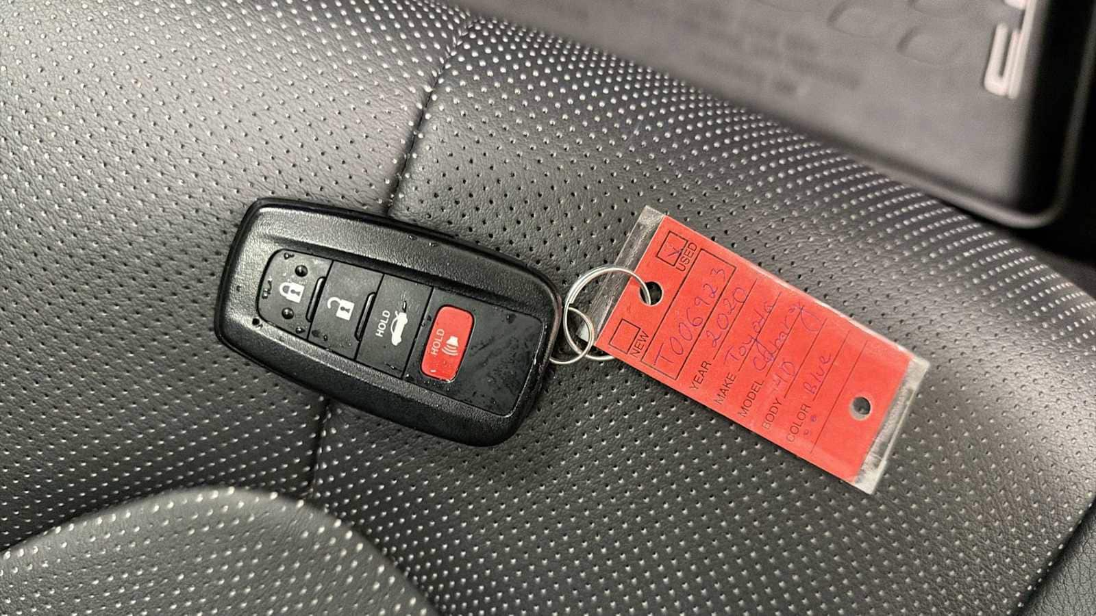 Thumbnail: 2020 Toyota Camry - 32