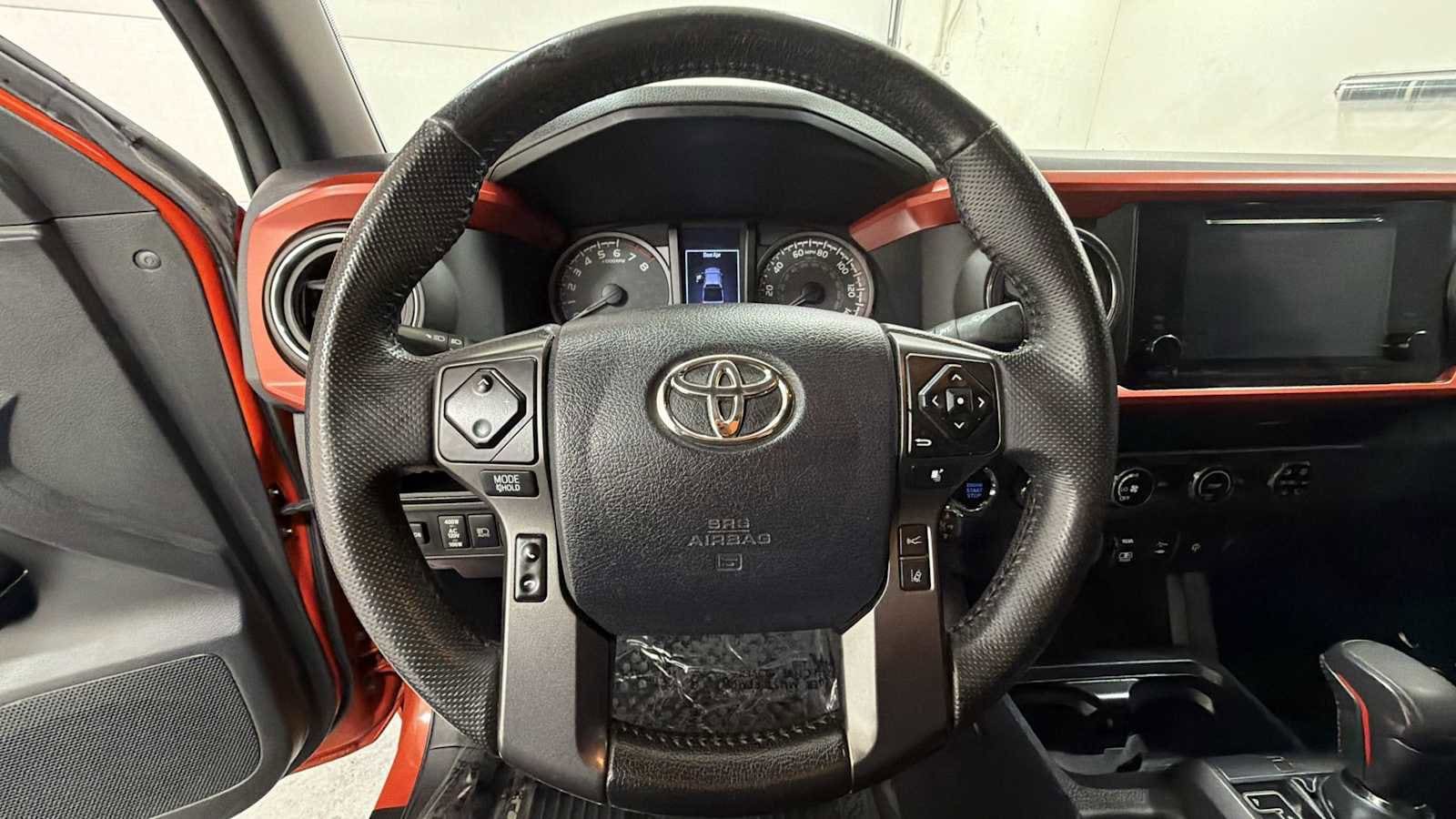 Thumbnail: 2018 Toyota Tacoma - 16