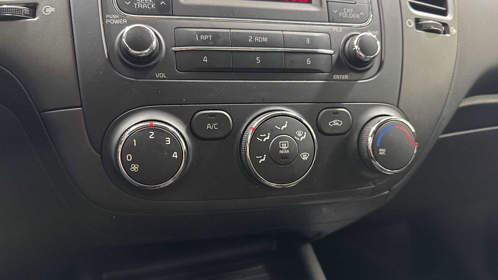 Thumbnail: 2016 Kia Forte - 19