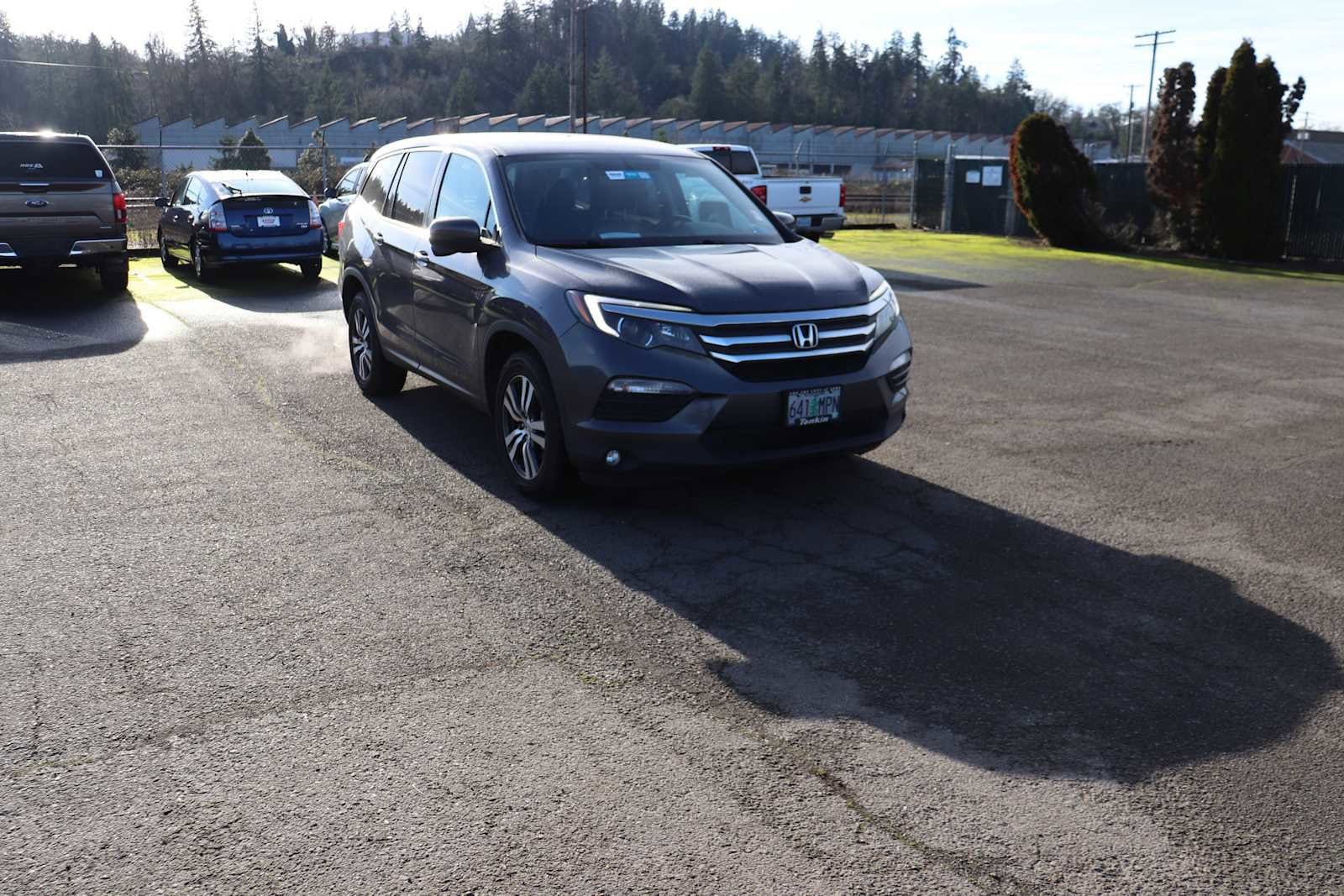 Thumbnail: 2018 Honda Pilot - 3