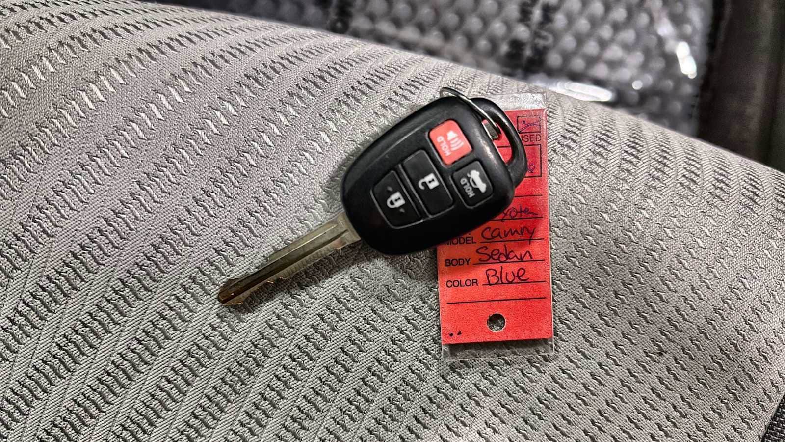 Thumbnail: 2015 Toyota Camry - 30