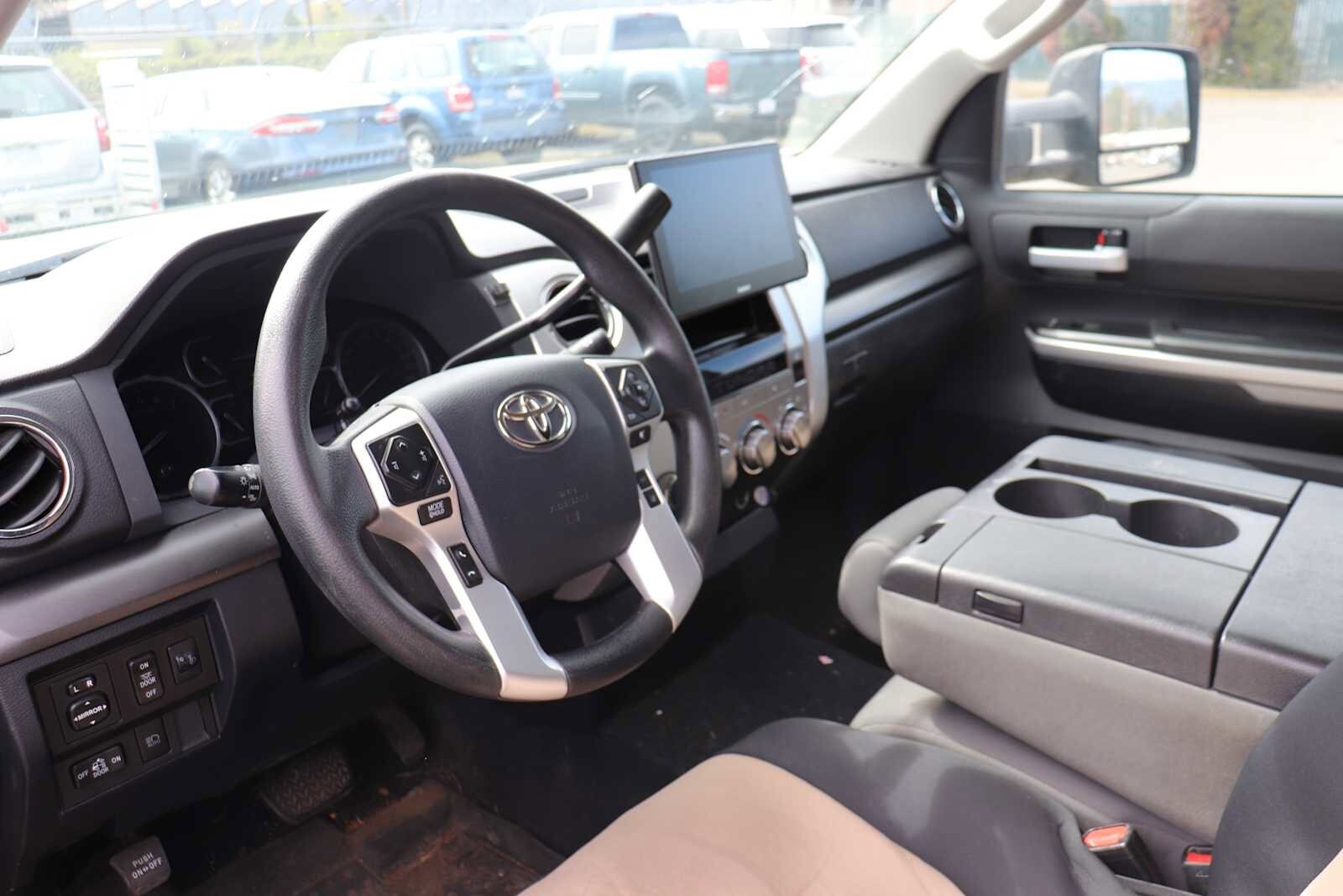 Thumbnail: 2019 Toyota Tundra - 10