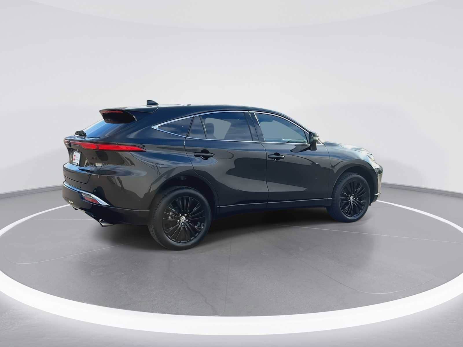 Thumbnail: 2023 Toyota Venza - 8