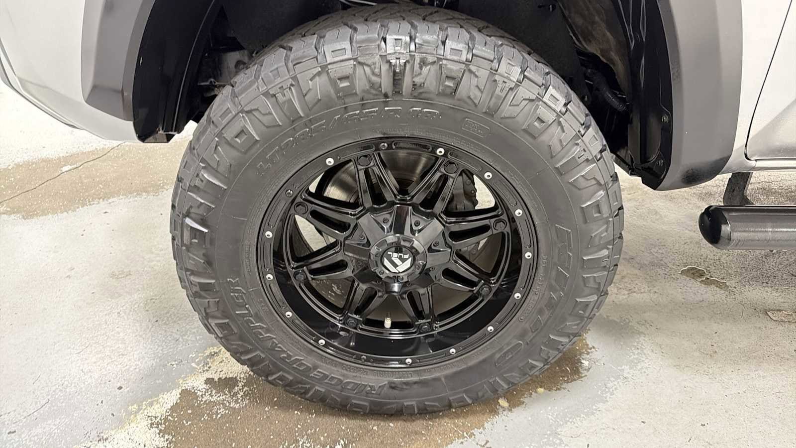 Thumbnail: 2018 Toyota Tacoma - 10