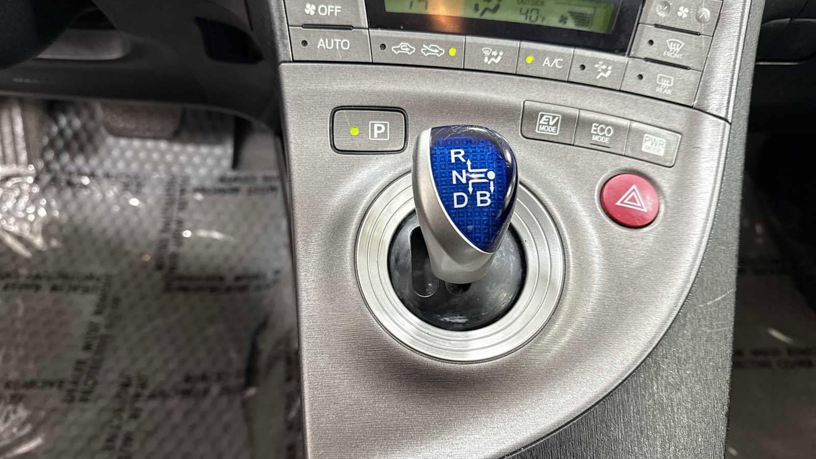 Thumbnail: 2013 Toyota Prius - 20