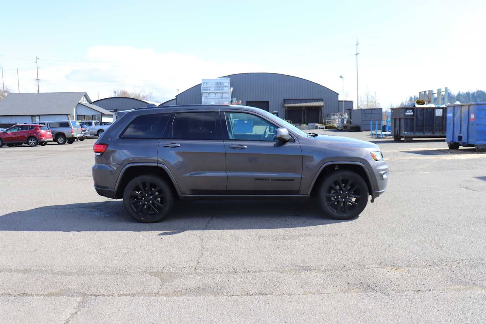 Thumbnail: 2020 Jeep Grand Cherokee - 4
