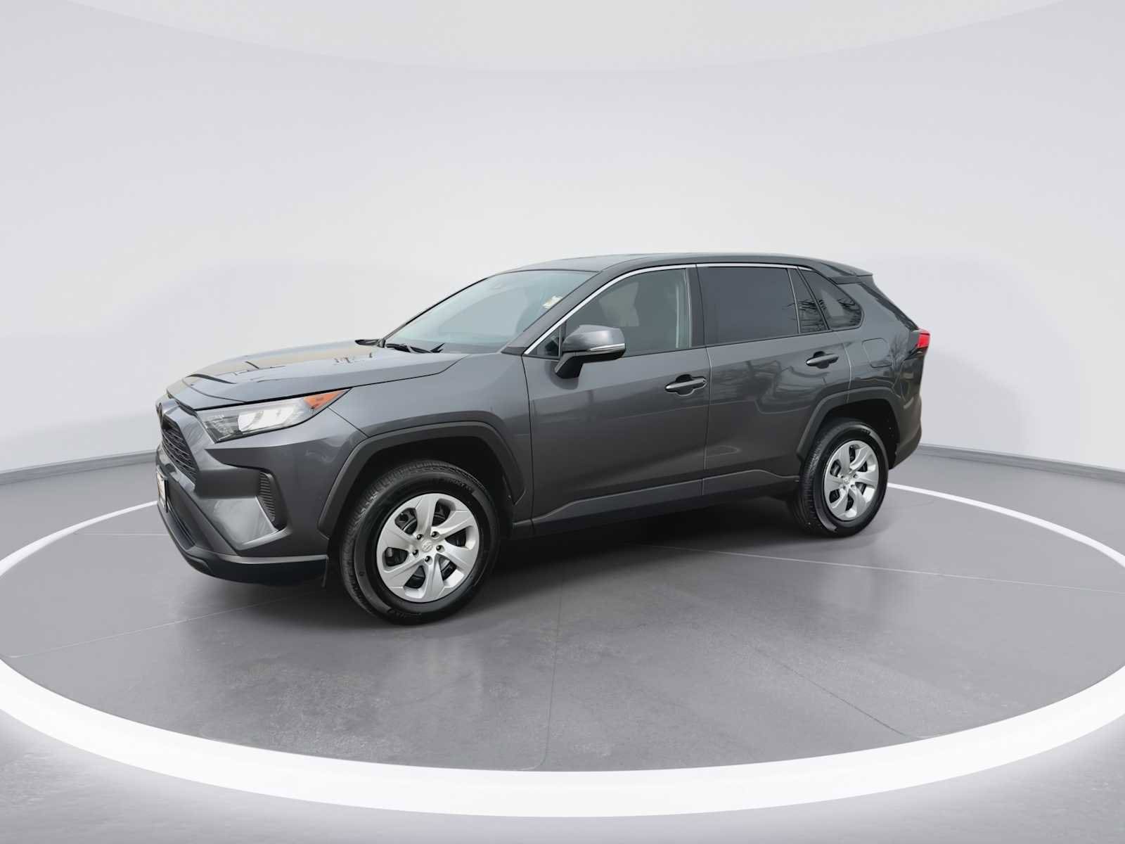 Thumbnail: 2022 Toyota RAV4 - 4