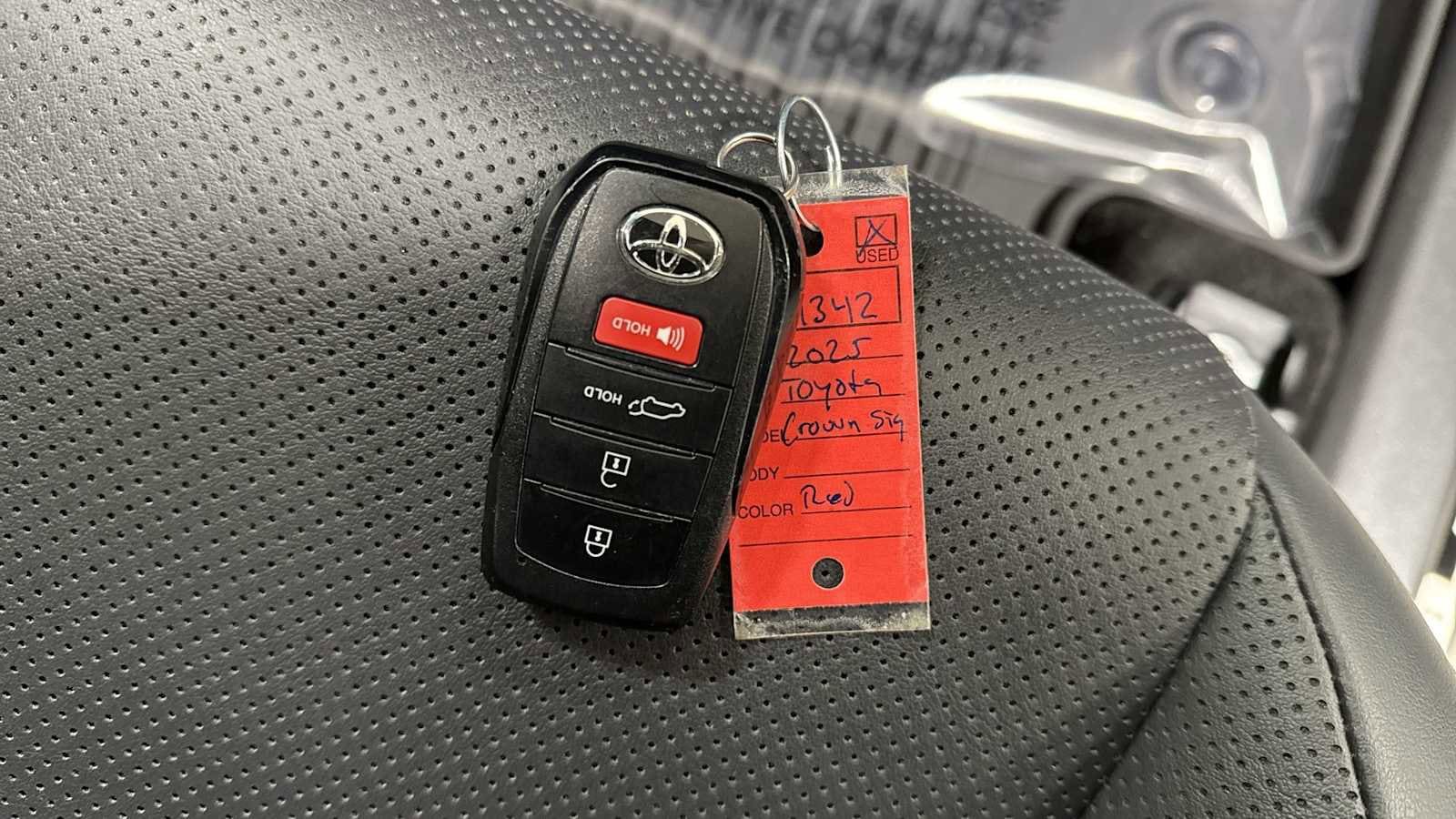 Thumbnail: 2025 Toyota Crown Signia - 31