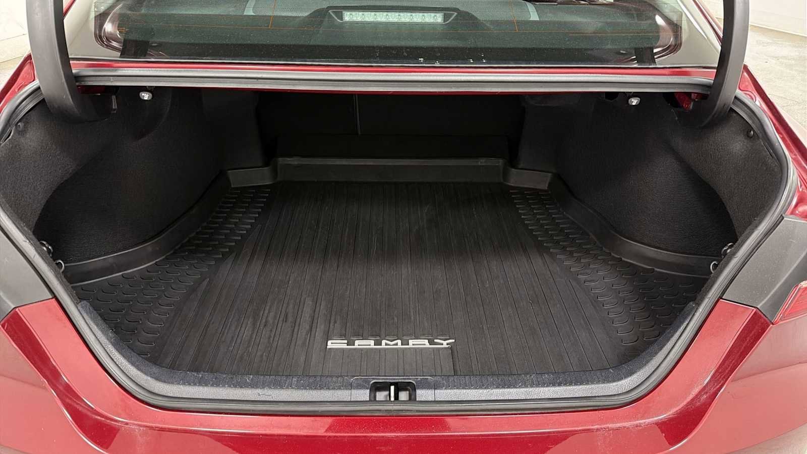 Thumbnail: 2020 Toyota Camry - 28