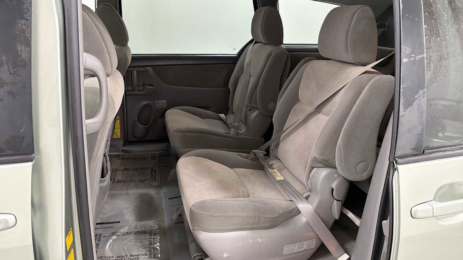 Thumbnail: 2010 Toyota Sienna - 22