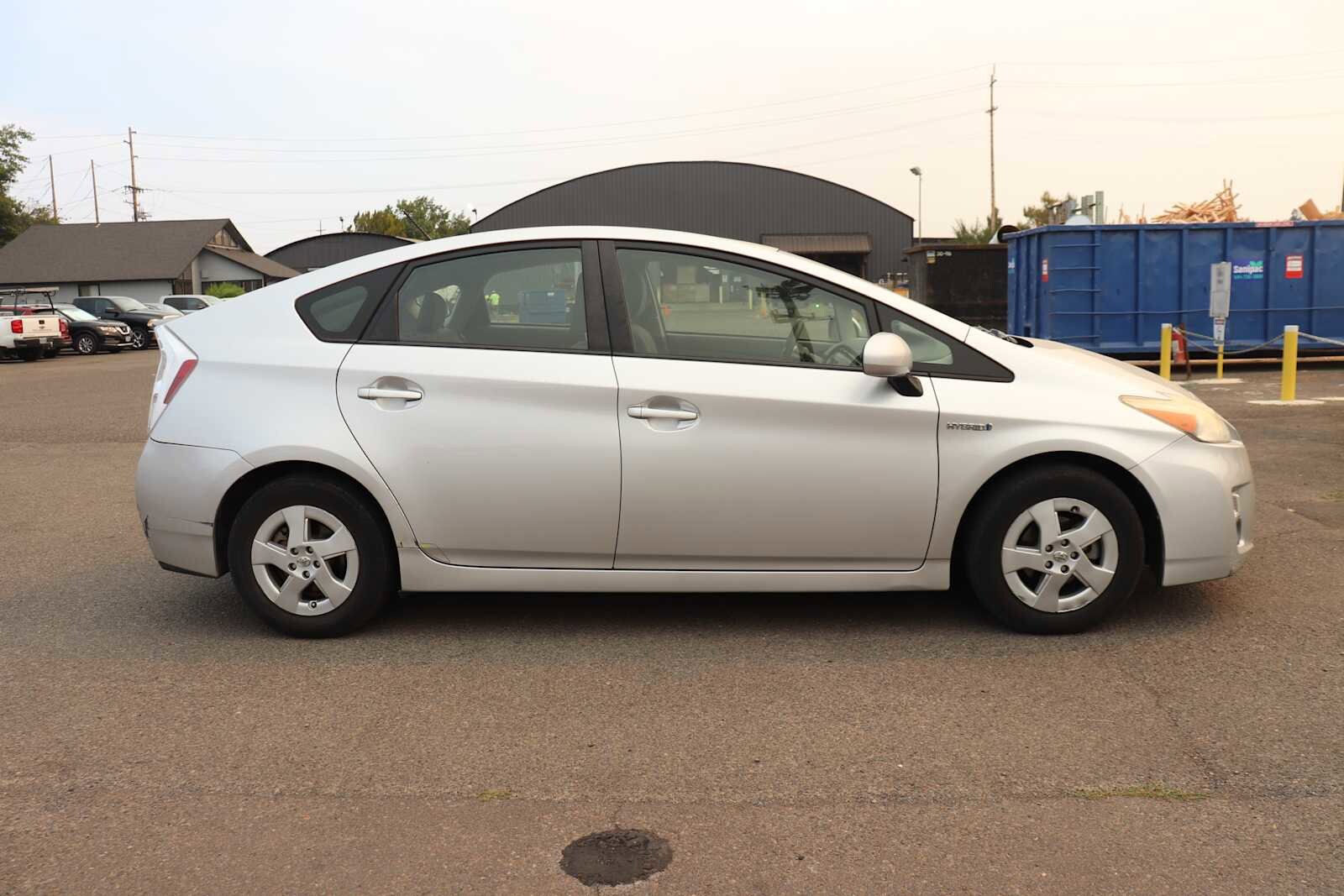 2011 Toyota Prius Three photo 4