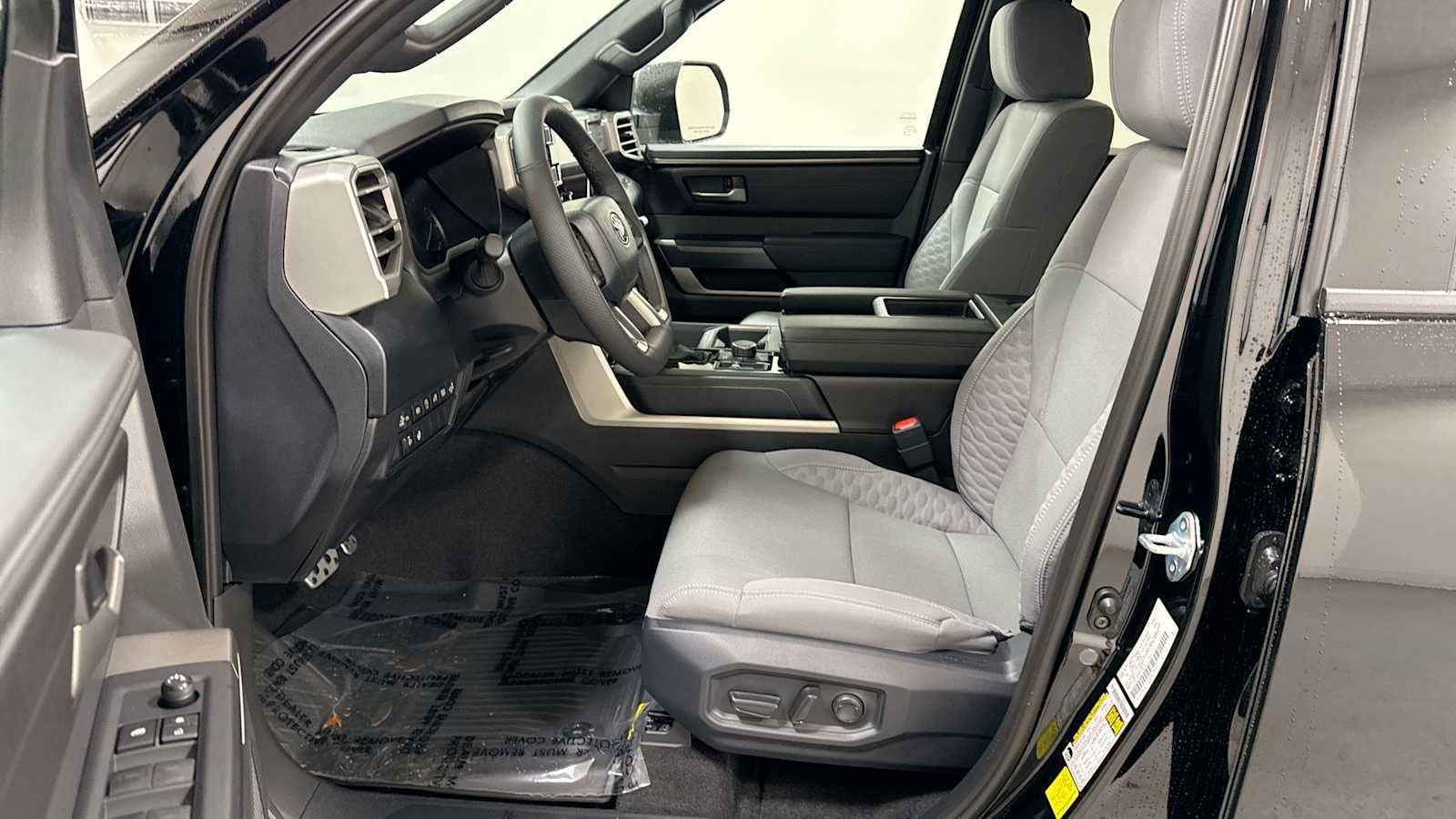 Thumbnail: 2025 Toyota Tundra - 13