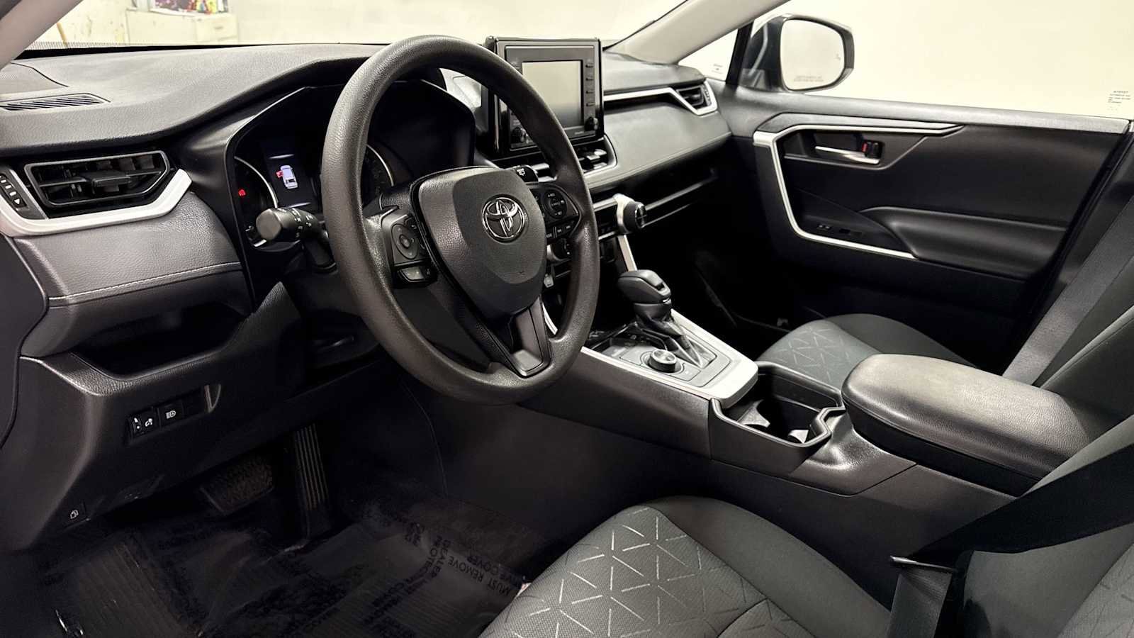 Thumbnail: 2021 Toyota RAV4 - 12