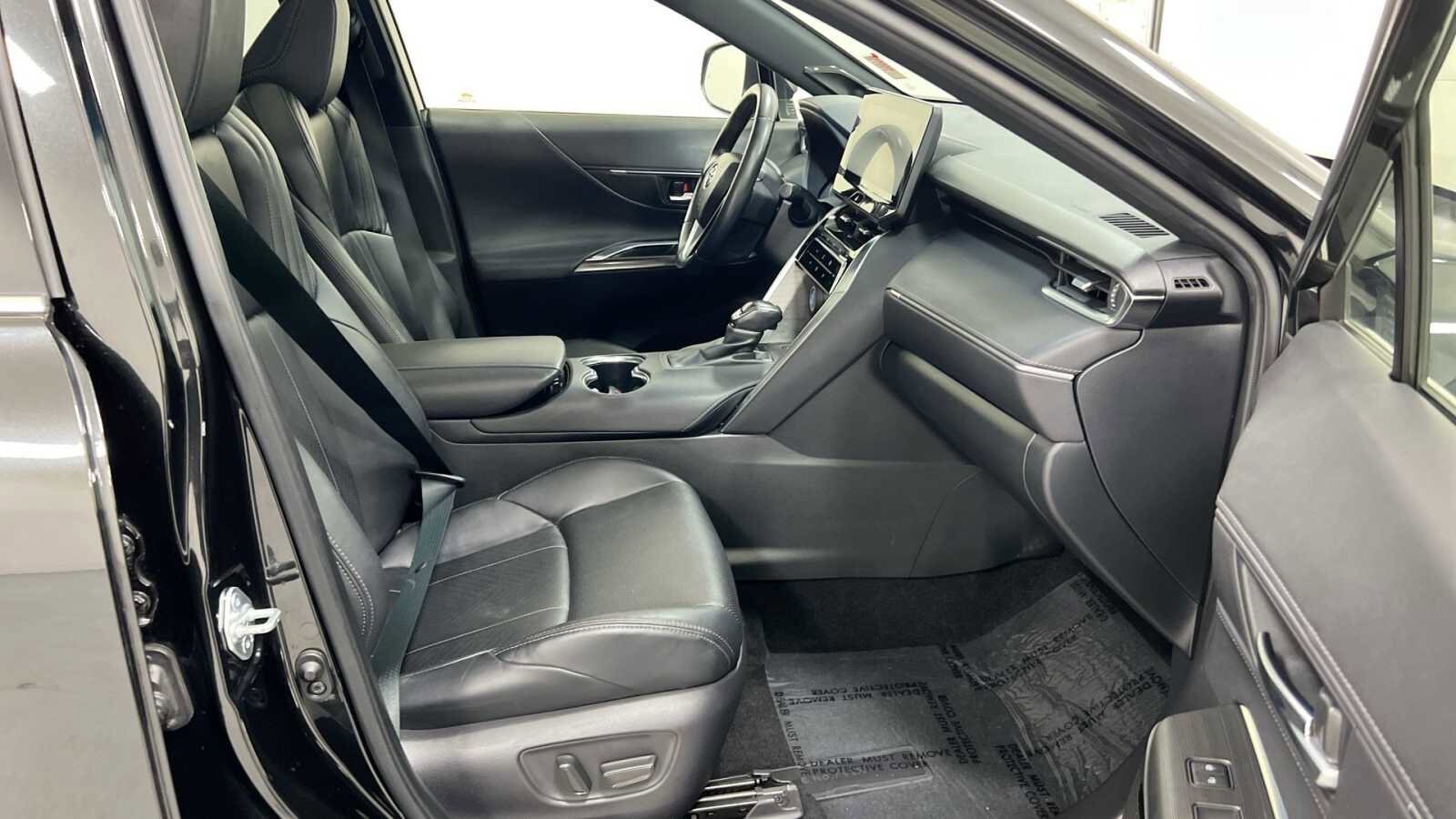 Thumbnail: 2021 Toyota Venza - 29