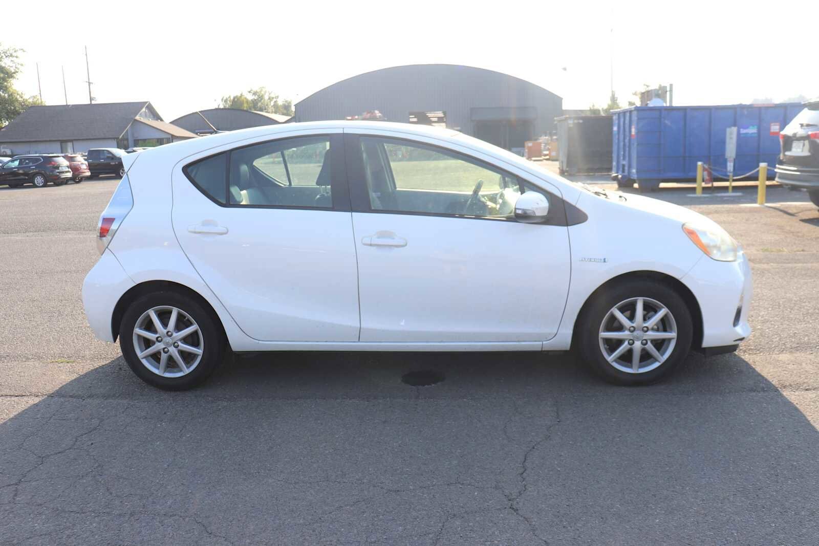 2012 Toyota Prius C Four photo 4