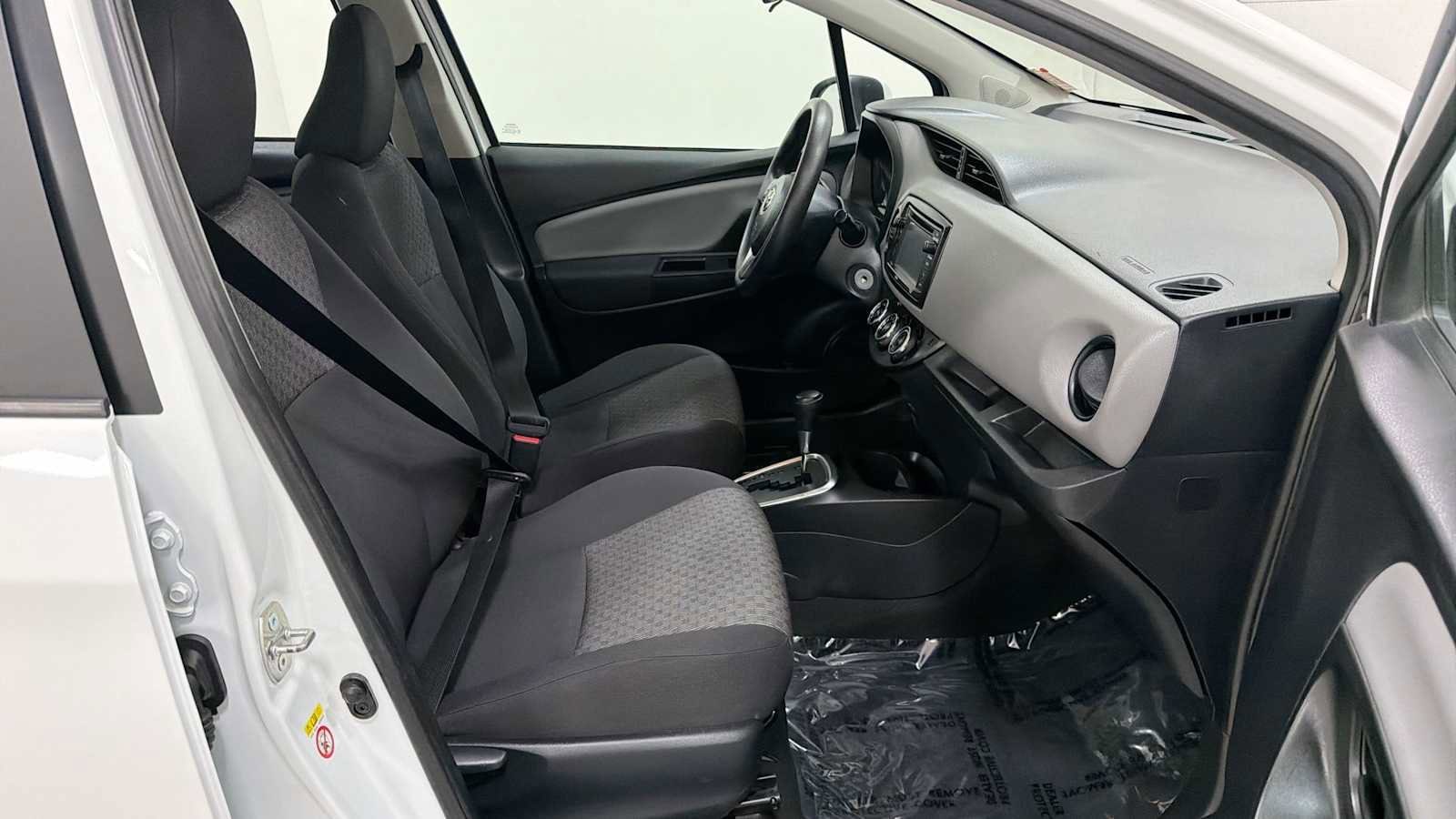 Thumbnail: 2017 Toyota Yaris - 27