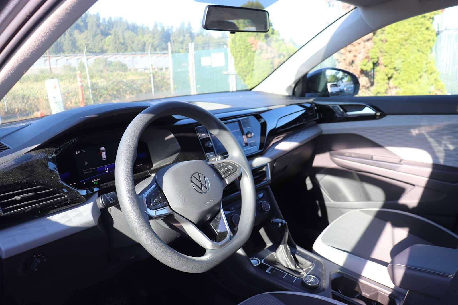 Thumbnail: 2022 Volkswagen Taos - 10