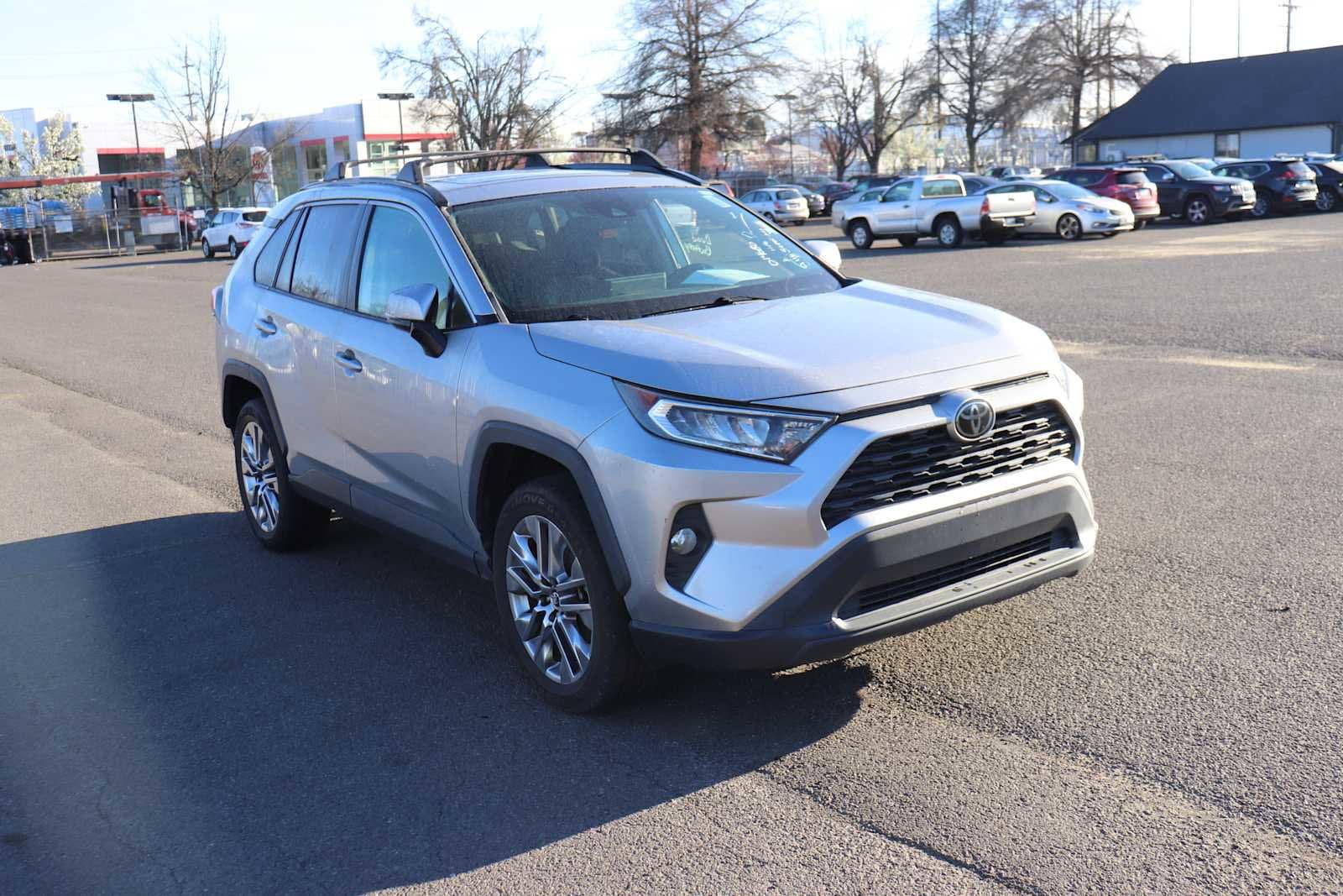 Thumbnail: 2019 Toyota RAV4 - 3