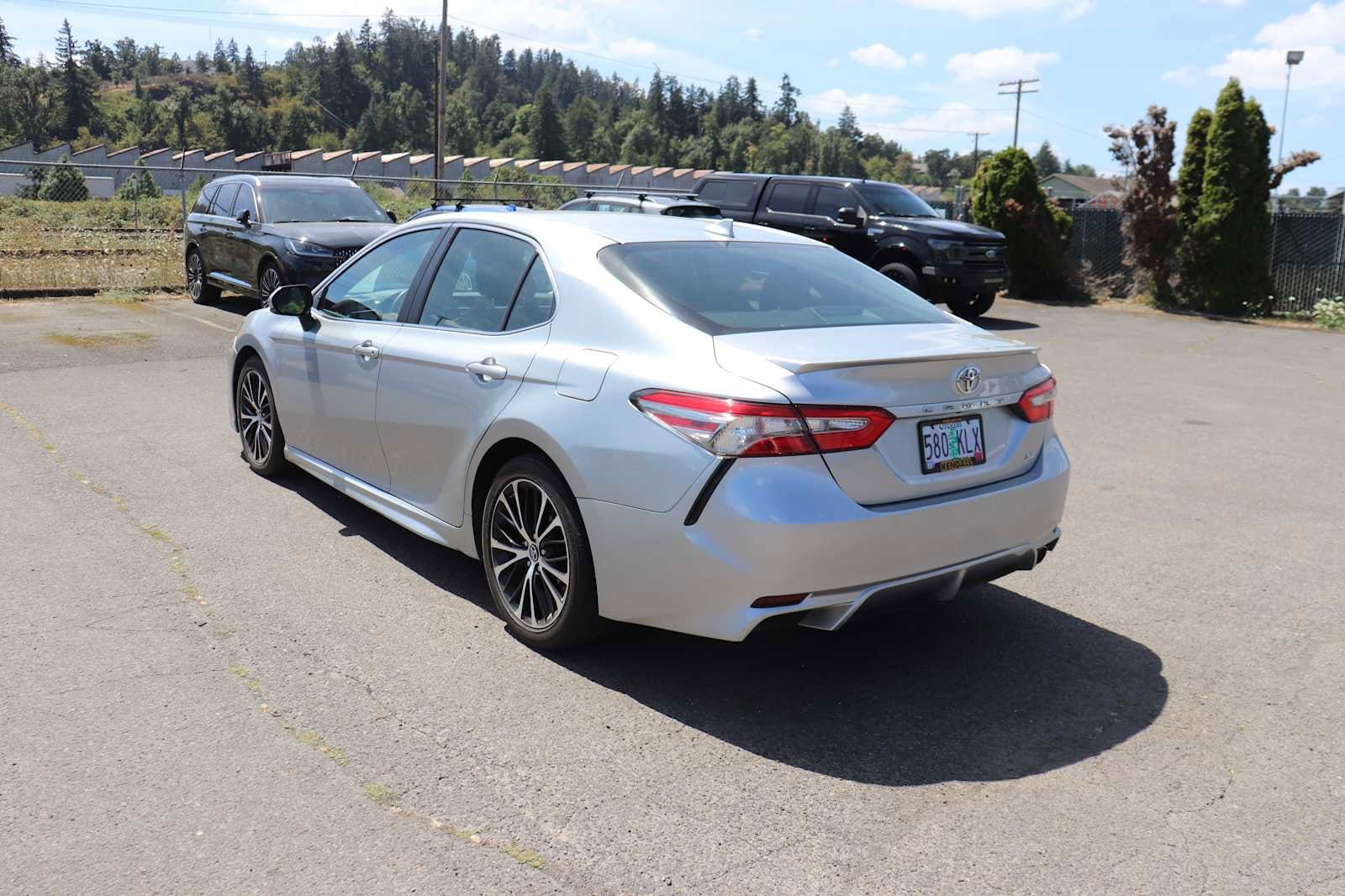 Thumbnail: 2018 Toyota Camry - 7