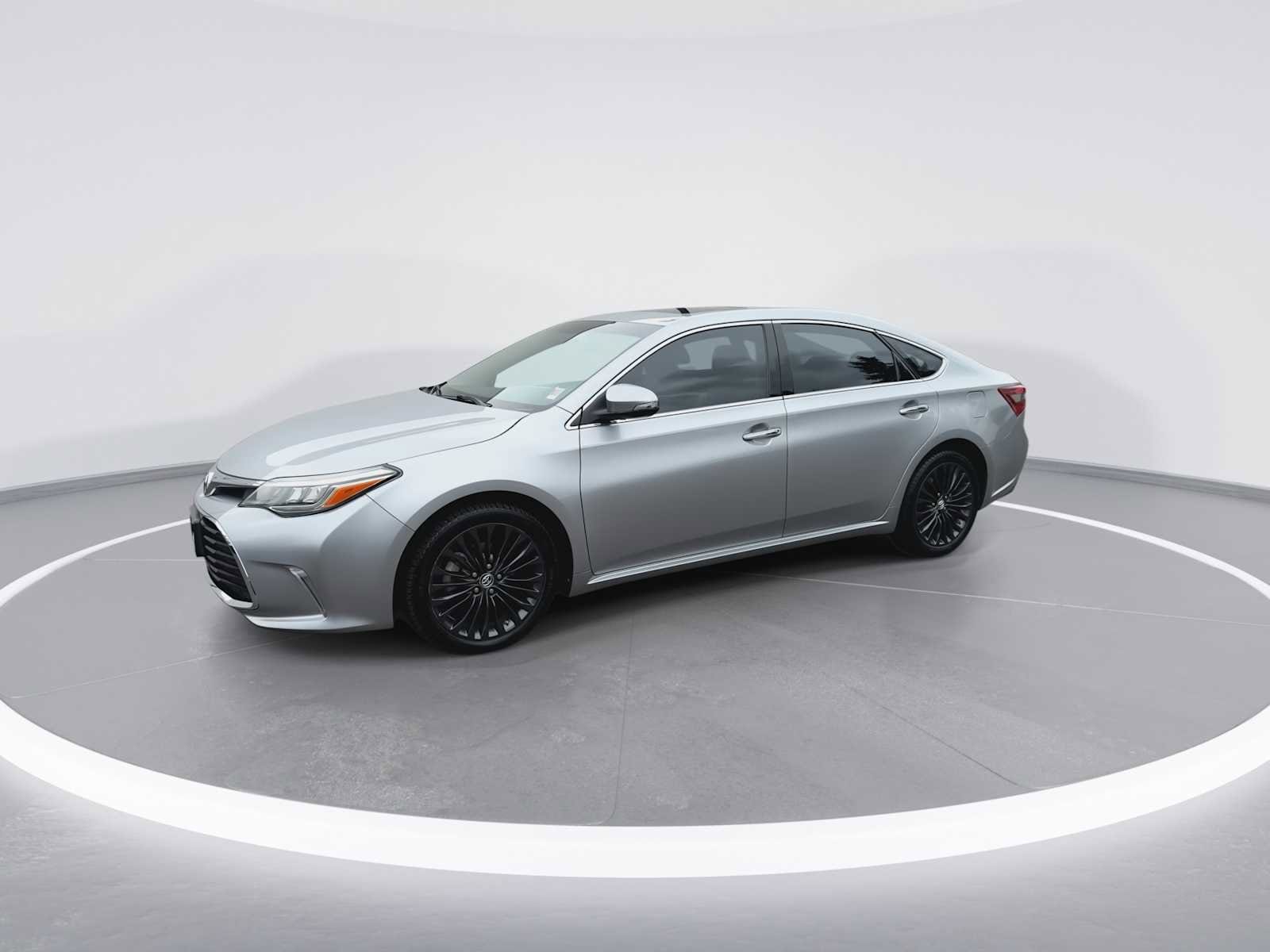 Thumbnail: 2016 Toyota Avalon - 4