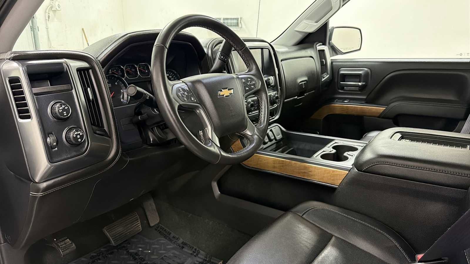 Thumbnail: 2016 Chevrolet Silverado 1500 - 12