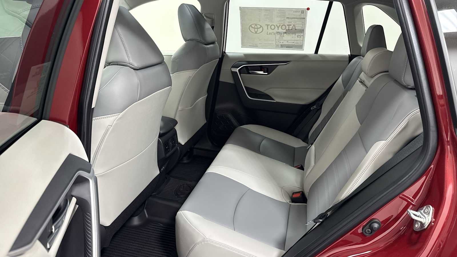 Thumbnail: 2025 Toyota RAV4 - 25