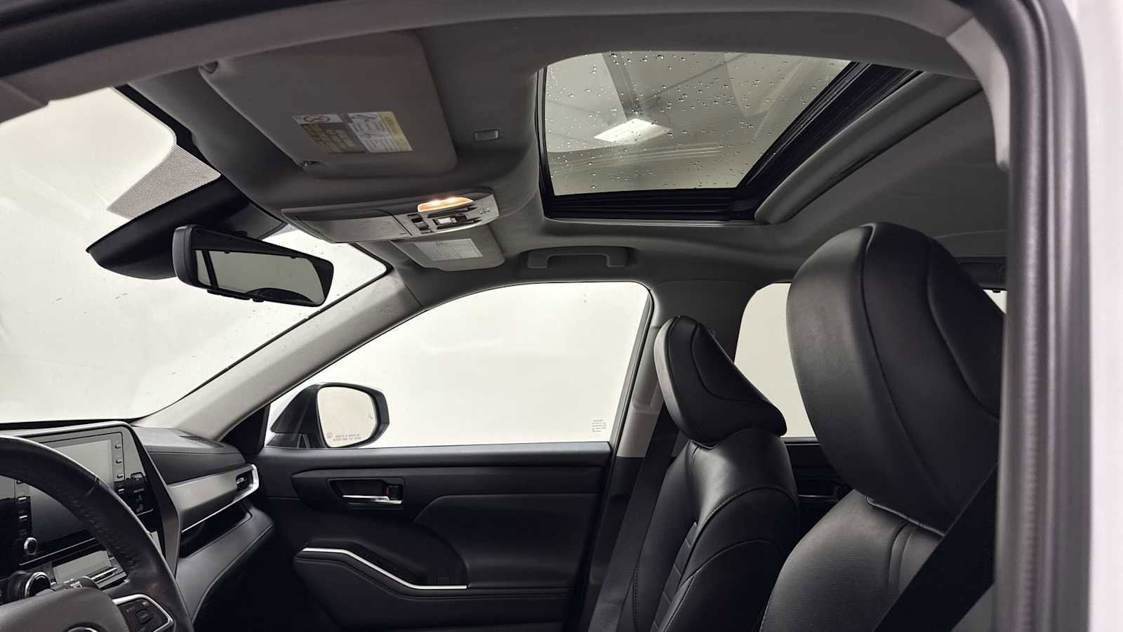 Thumbnail: 2022 Toyota Highlander - 23