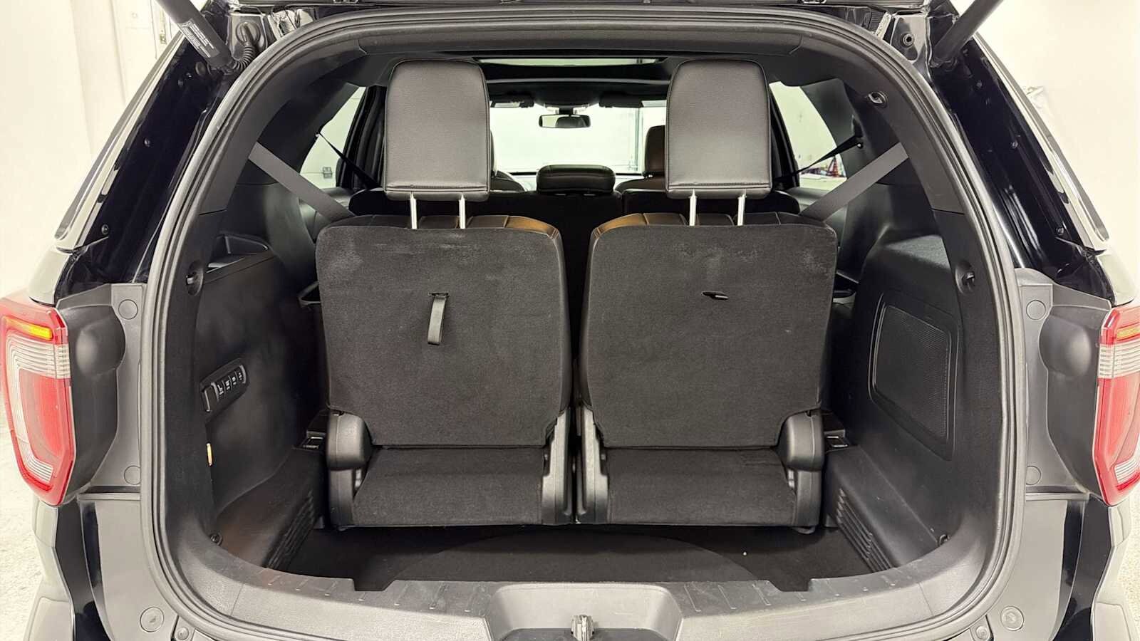 Thumbnail: 2018 Ford Explorer - 29