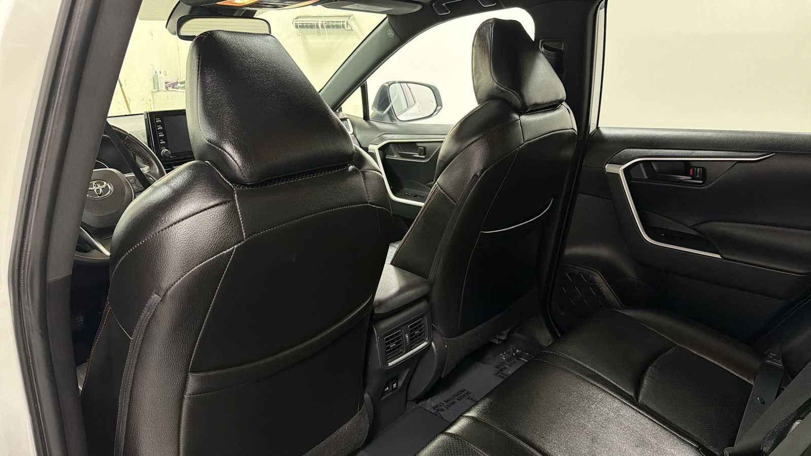 Thumbnail: 2021 Toyota RAV4 - 25